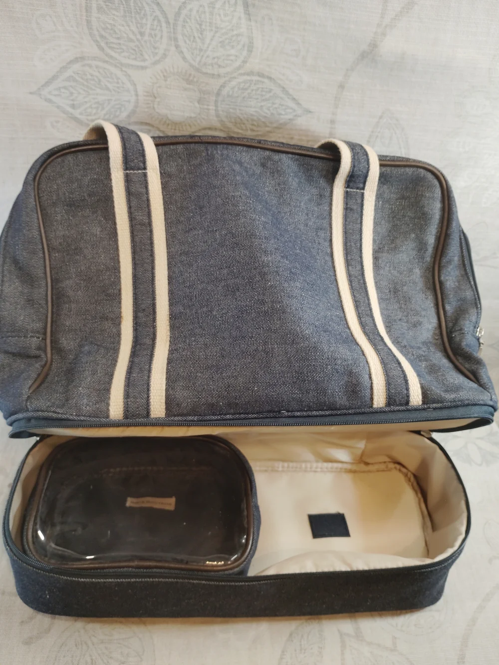 Bath & Body Works Blue Denim Canvas Shoulder Tote/Weekender Bag w/Cream Straps